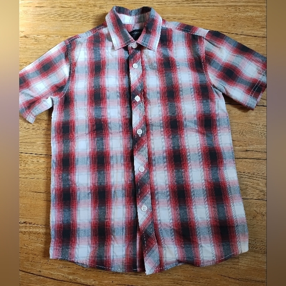 Boys Classic Plaid Button Down Shirt | Small | Black, White, Red - Picture 5 of 6